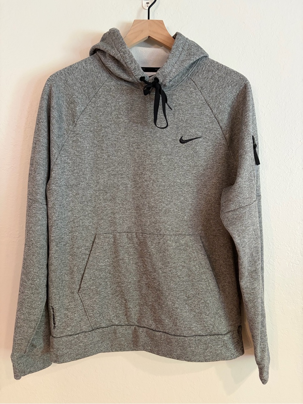 Nike Men’s Therma Fit Gray Hoodie Sweatshirt Size M